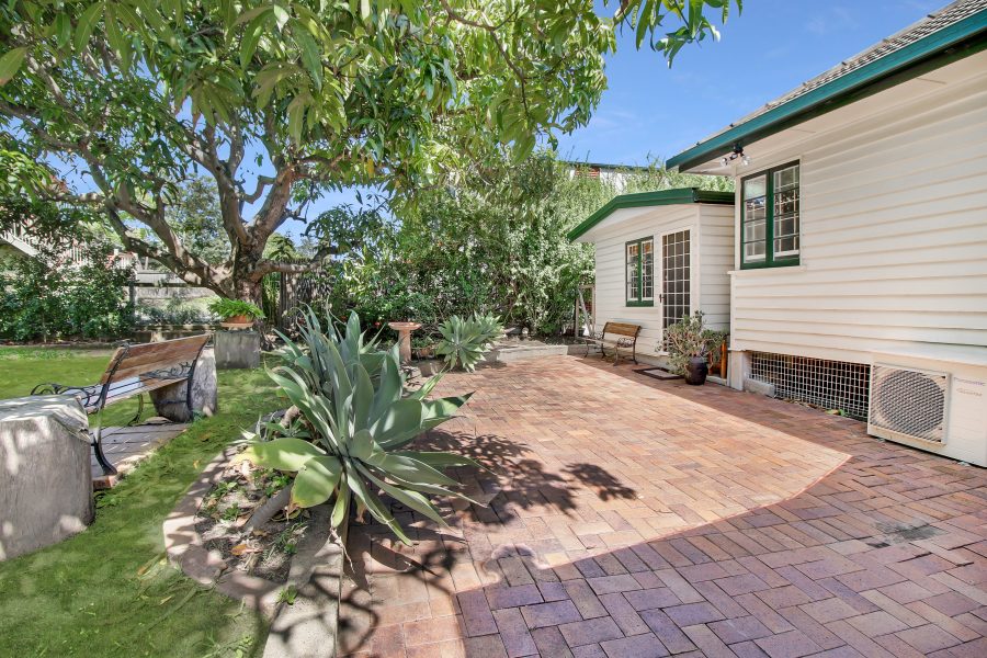 140 Englefield Road Oxley , QLD 4075 AUS