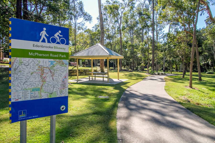 1 Tea Tree Crescent Sinnamon Park , QLD 4073 AUS