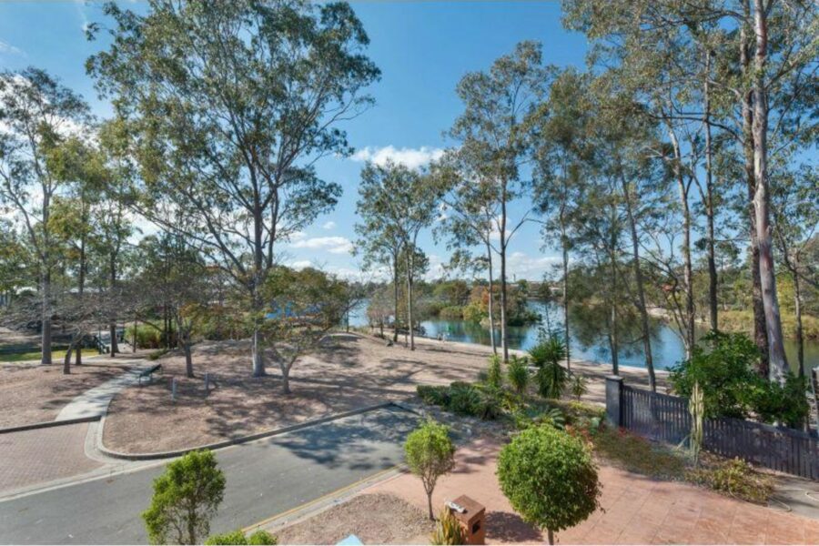 75 Freshwater Circuit Forest Lake , QLD 4078 AUS