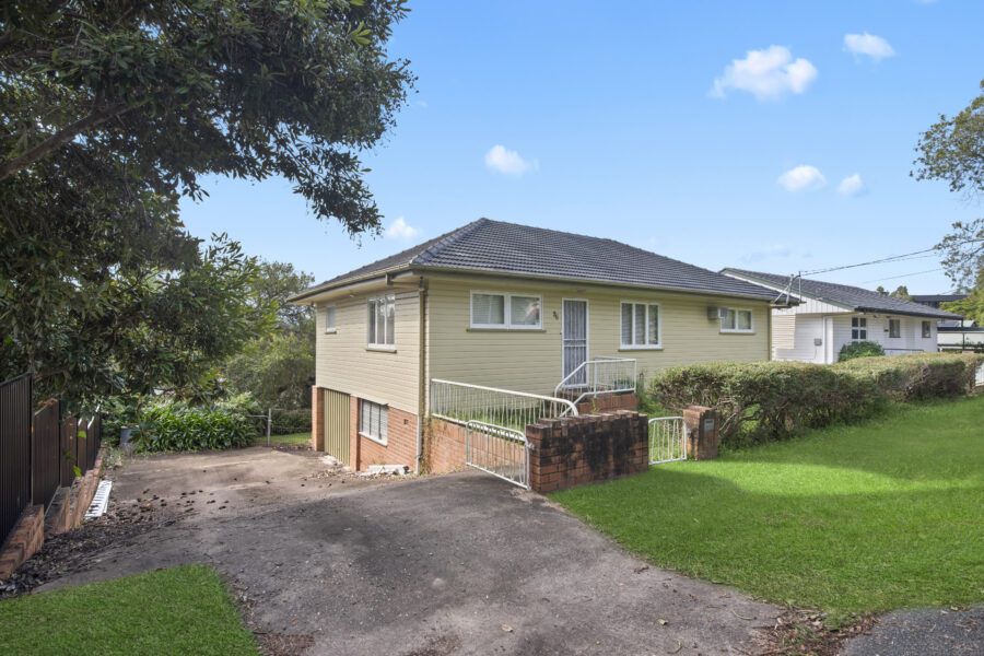 36 Henzell Tce Greenslopes , QLD 4120 AUS